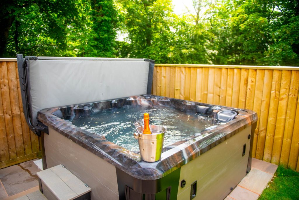 Private 7 seater hot tub
